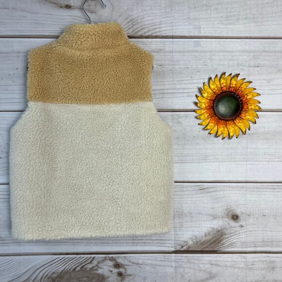 Baby GAP Toddler Vest Size 4 Years Cream Beige Sherpa Fleece - Picture 2 of 3